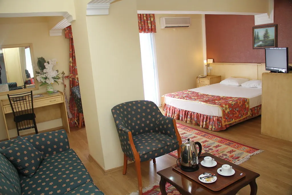 Birlik Hotel Isiklar 0*, Bornova